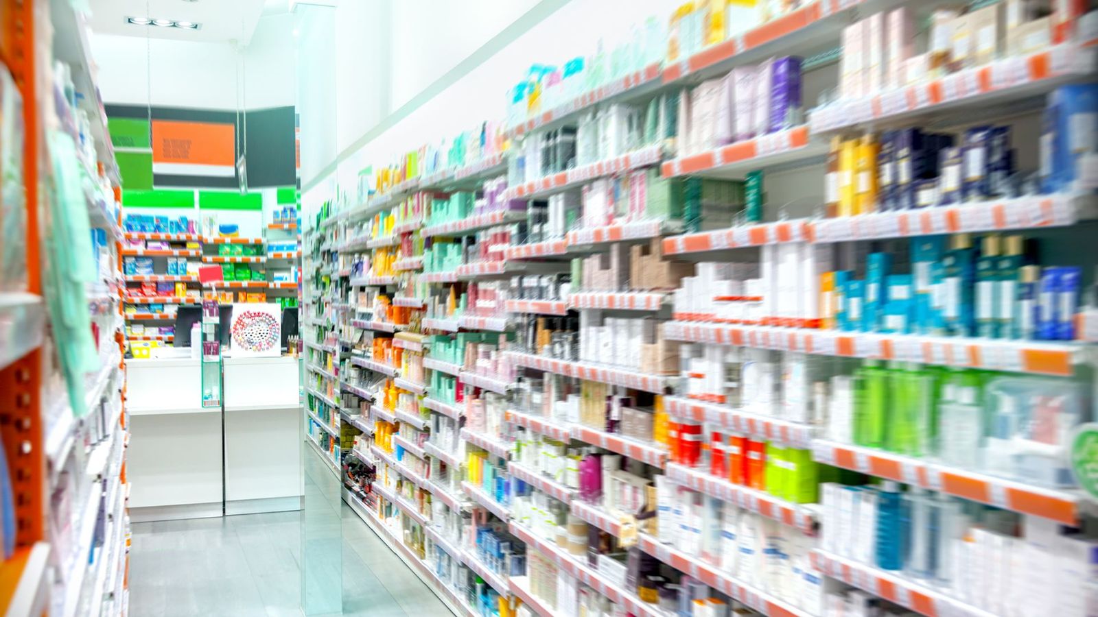 Las farmacias de Madrid y la Guardia Civil firman un convenio contra los abusos a mayores