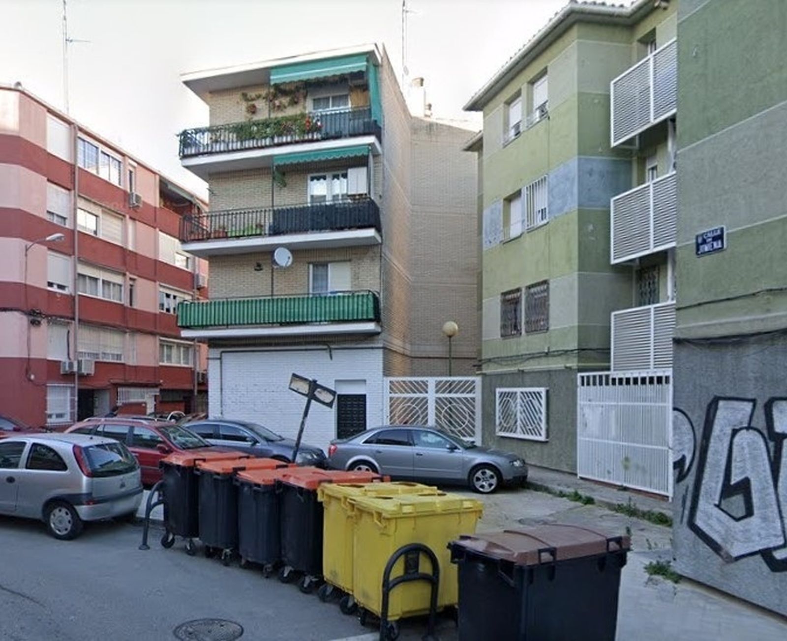 Tres detenidos y dos heridos por una reyerta con machetes en Vallecas