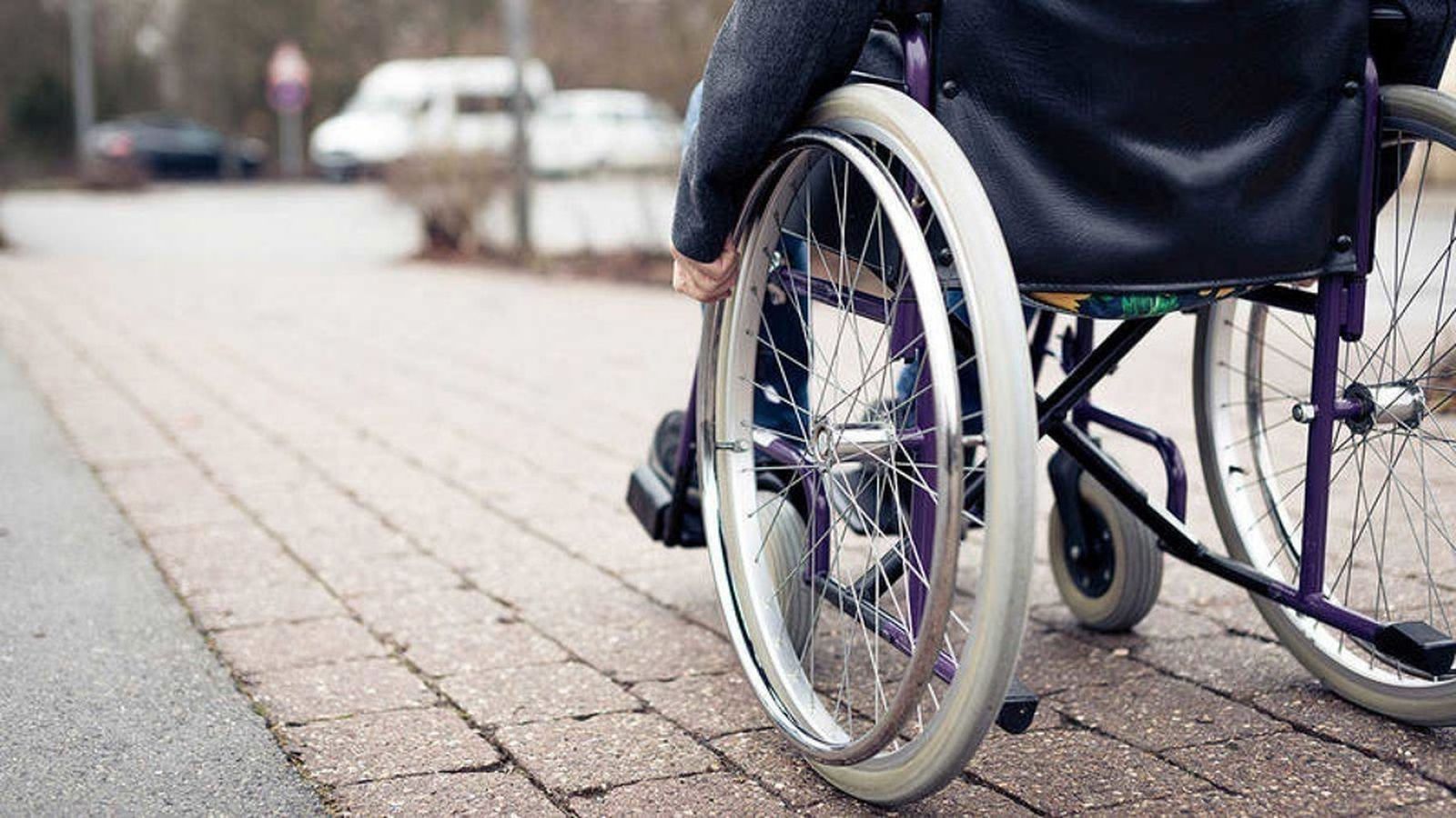 Imagen de recurso de un usuario en silla de ruedas