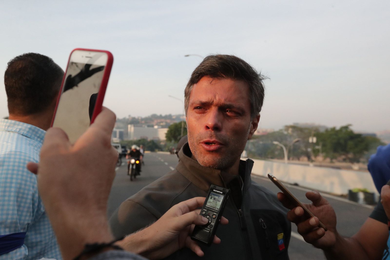 Leopoldo López, tras ser liberado