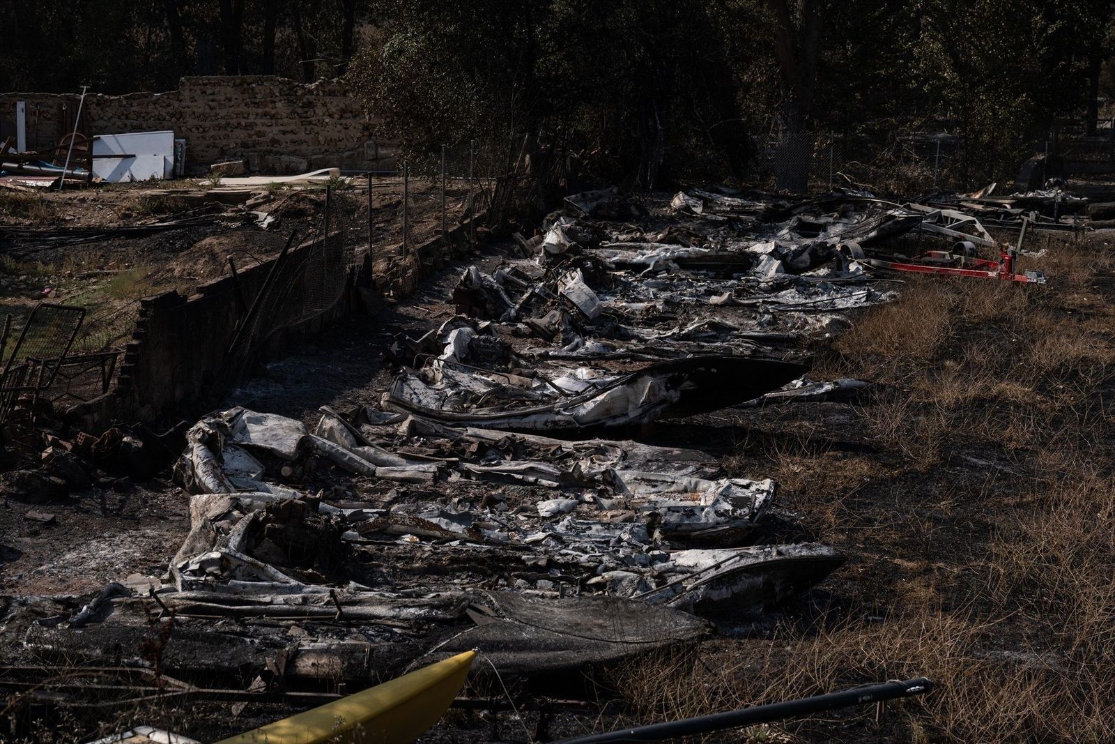 “Ruina total” en el Pantano de San Juan: “Miles de recuerdos se han ido con el fuego”