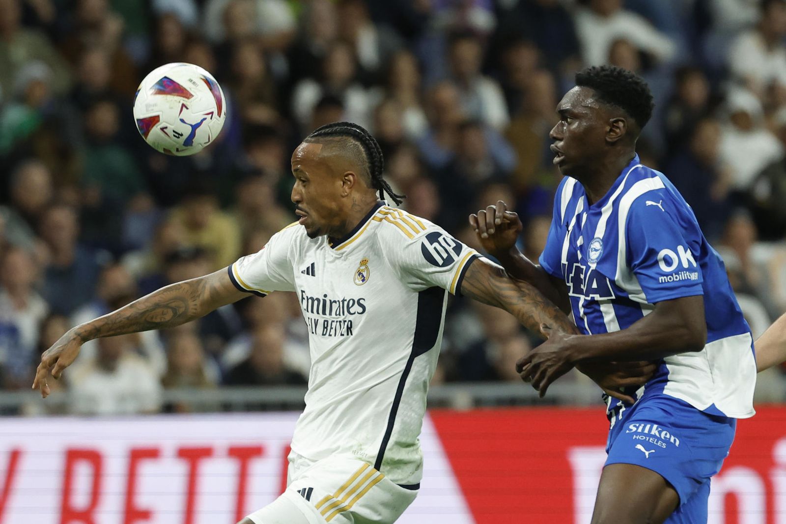 Militao ante el Alavés