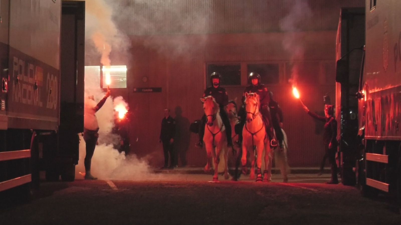 La Unidad de Caballería de la Policía Nacional nos muestra cómo se prepara de cara a la Copa del Rey