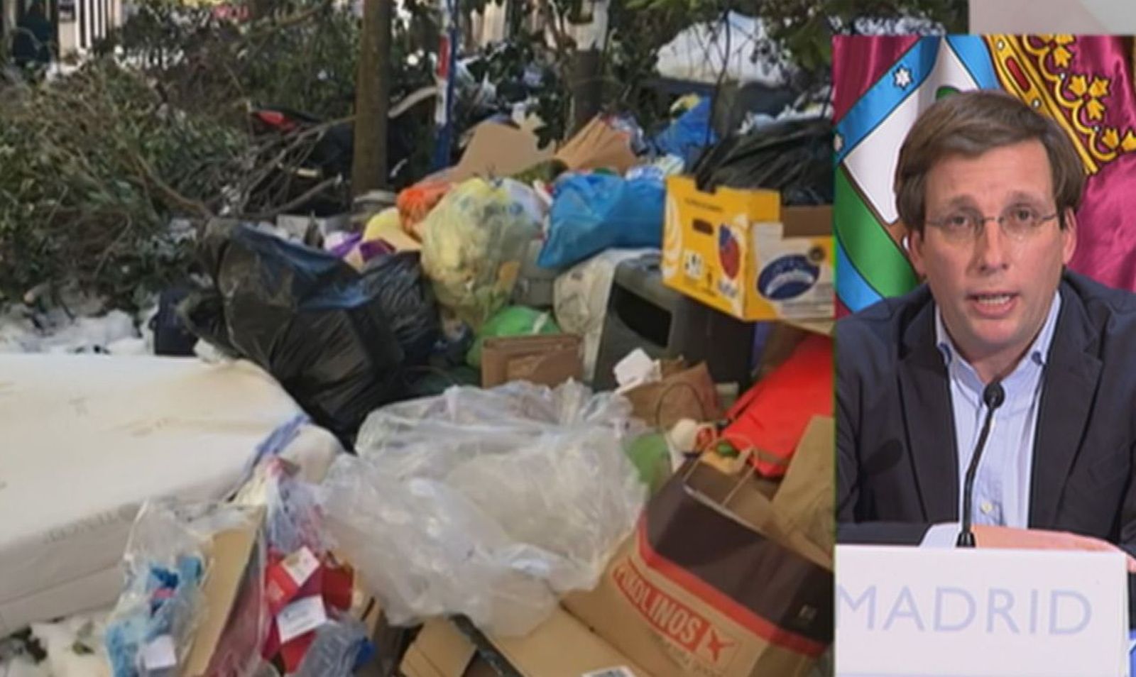 Retiradas de las calles de Madrid 1.100 toneladas de basura con el cien por cien de los camiones funcionando