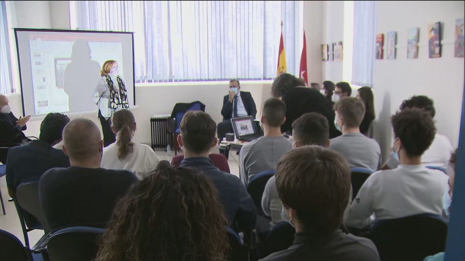 Talleres para sensibilizar sobre el terrorismo a los menores infractores