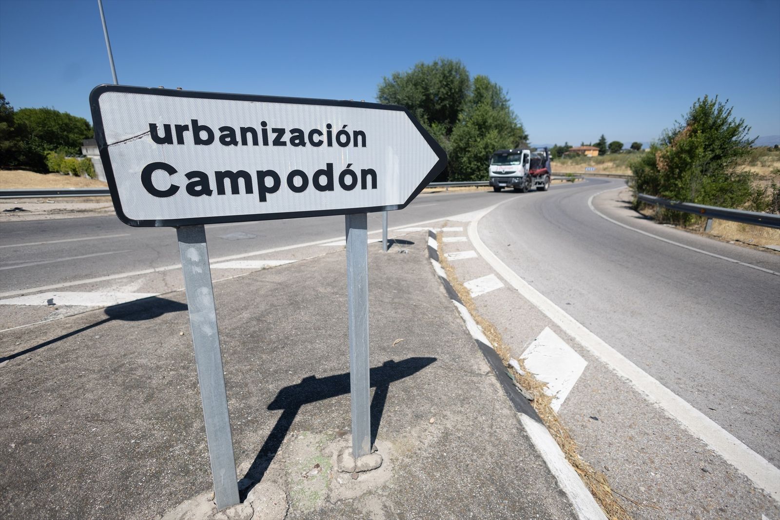 Cartel a la entrada de la urbanización Campodón, en Alcorcón