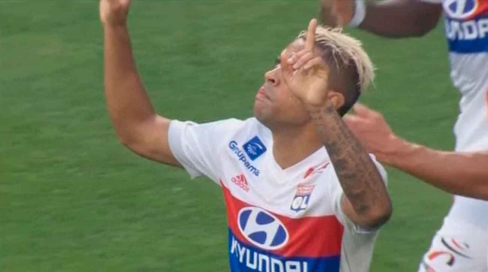 Mariano Díaz con la camiseta del Olympique de Lyon
