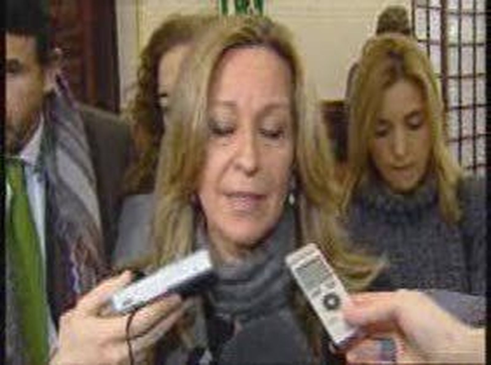 Jiménez interviene tras las quejas de los españoles atrapados en Libia