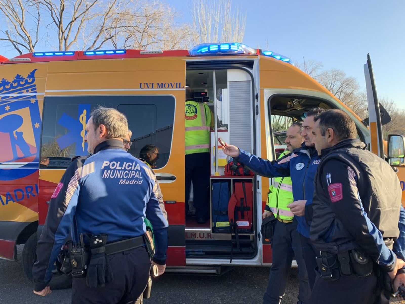 Herido grave un varón de 30 años tras caer a la calzada al perder el control de su moto en Usera