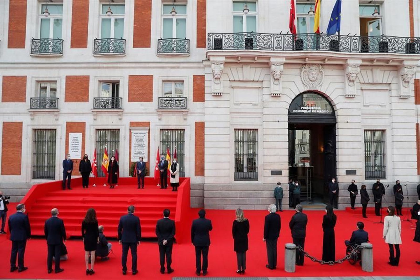Un homenaje del 11M enrarecido por la crisis política en Madrid