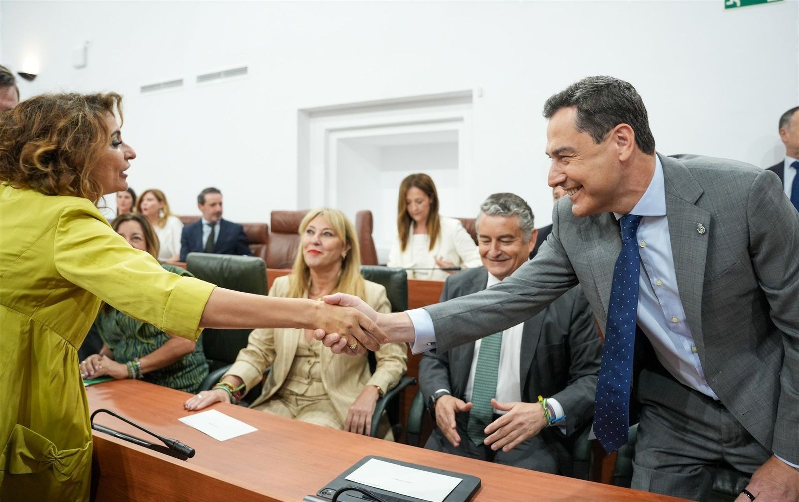 Constituido el Parlamento de la nueva legislatura andaluza sin acuerdo entre PP y Vox