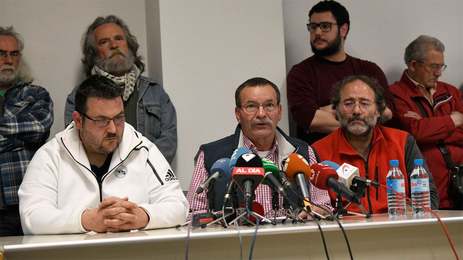 Conversaciones para que Los Visita abandonen El Pozo del Tío Raimundo