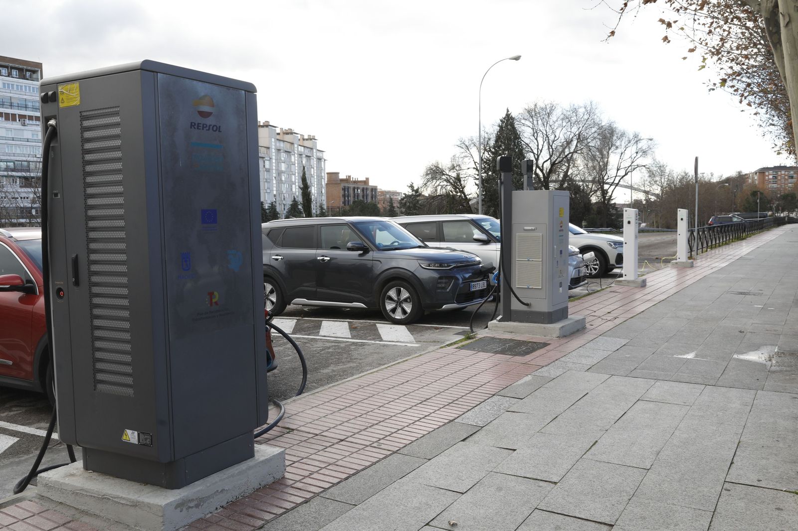 Nuevo punto de recarga de coches eléctricos en La Guindalera, cerca de Las Ventas