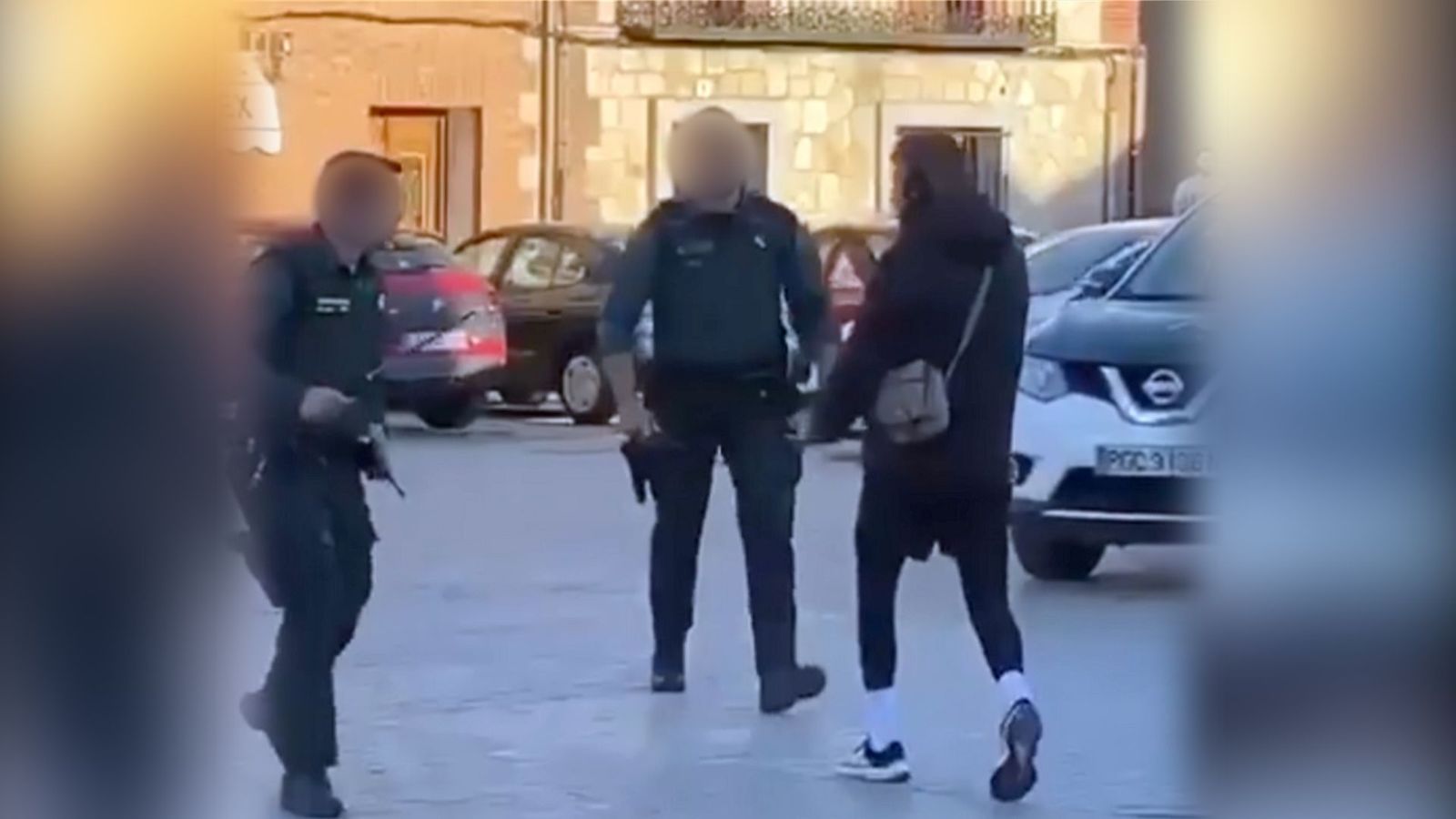 Un joven intimida y agrede a dos agentes de la Guardia Civil a plena luz del día en Chapinería