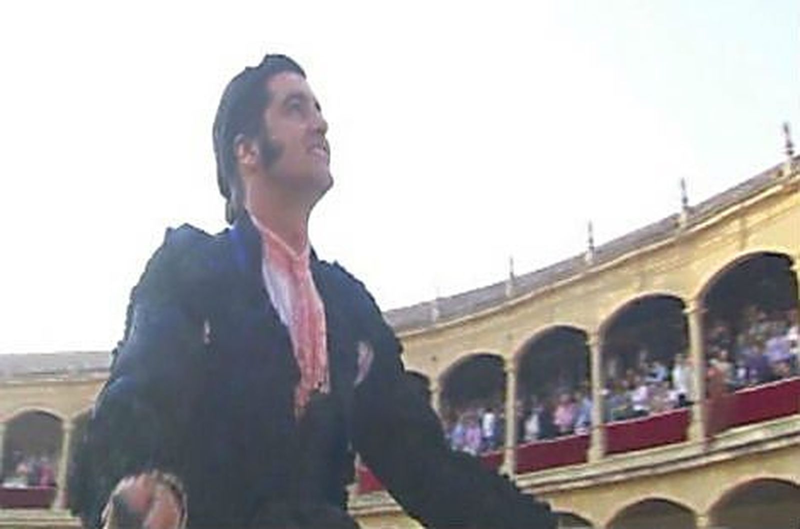 Morante reivindica en Ronda la esencia del toreo