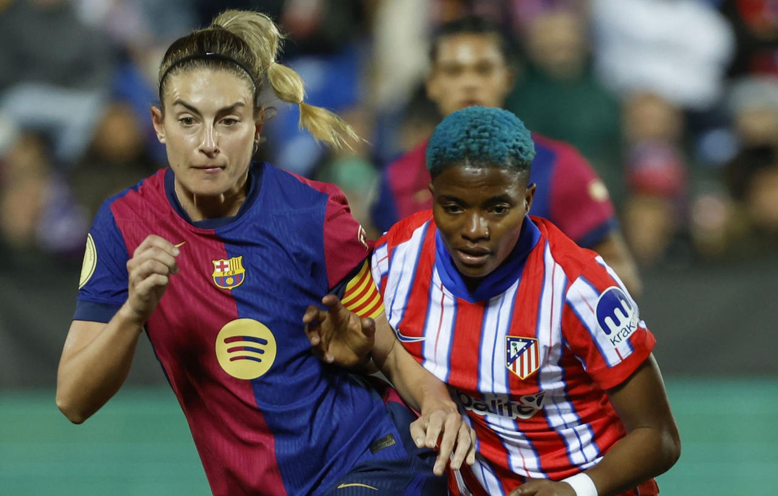 Alexia Putellas y Rasheedat Ajibade