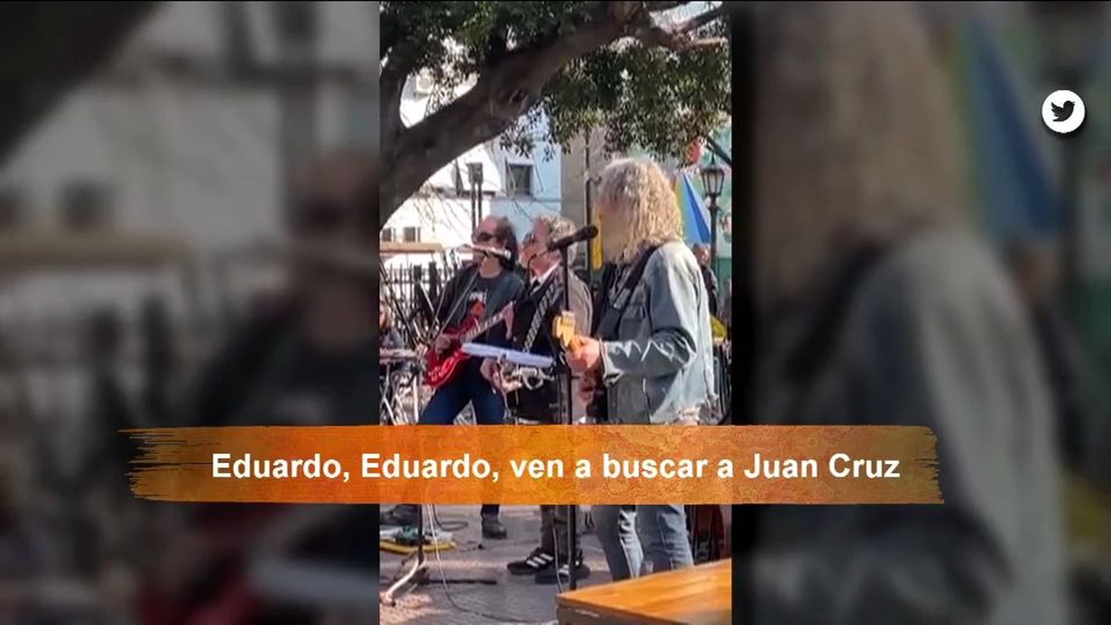 Un padre encuentra a su hijo perdido gracias a unos músicos callejeros