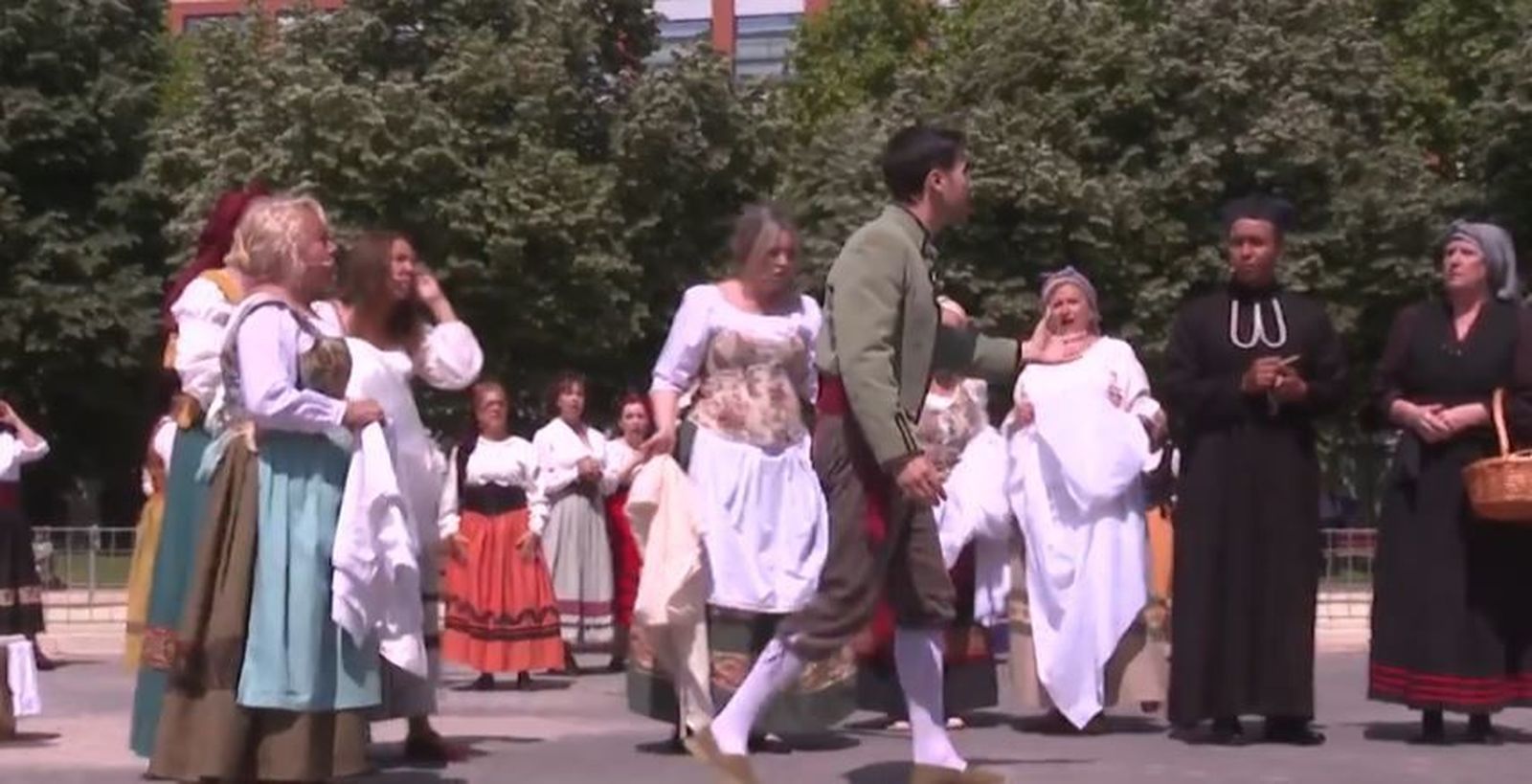 Móstoles se engalana para celebrar sus Fiestas del 2 de Mayo, declaradas de Interés Turístico Nacional