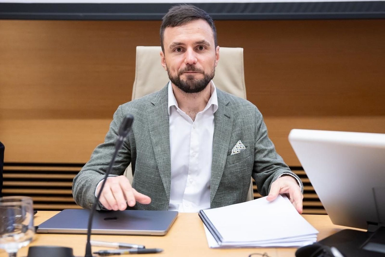 El director de Gabinete de Sánchez se fue a Japón de vacaciones durante la crisis de Ceuta