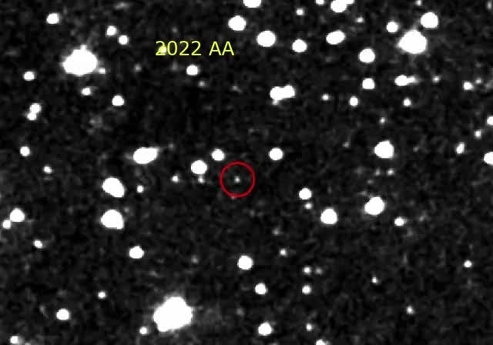 Asteroide que se acerca a la Tierra
