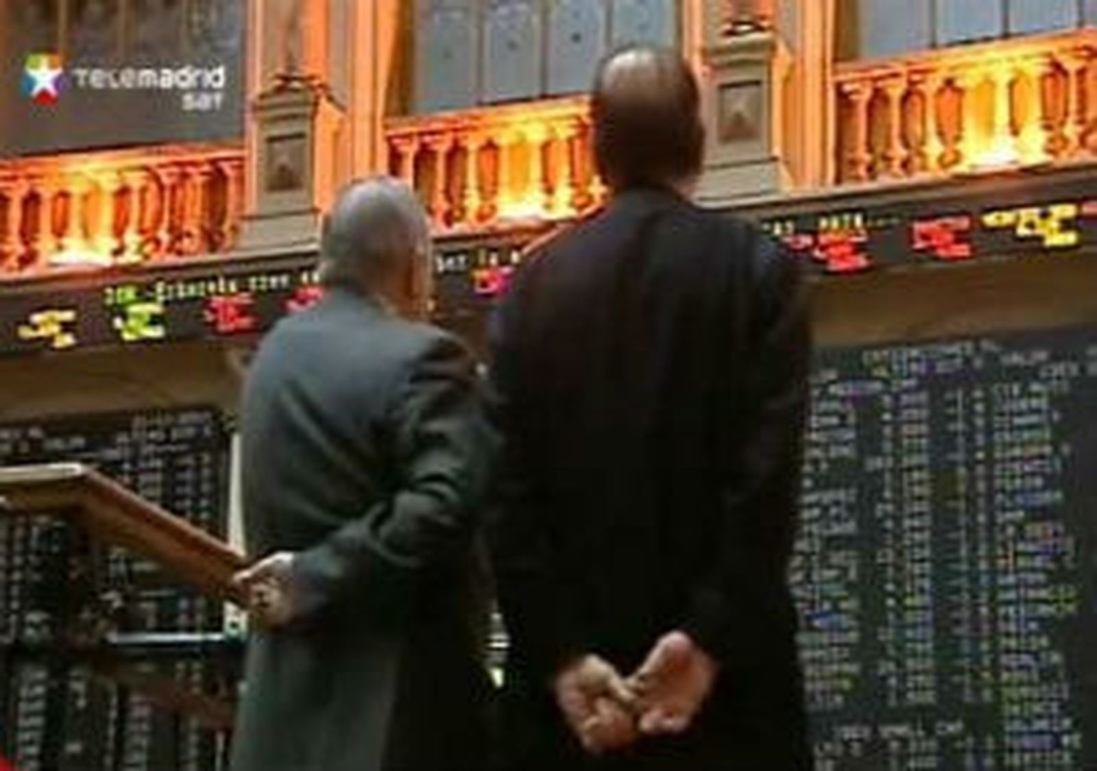 El Ibex sube un 1% en la apertura y la  prima se relaja hasta los 448 puntos básicos