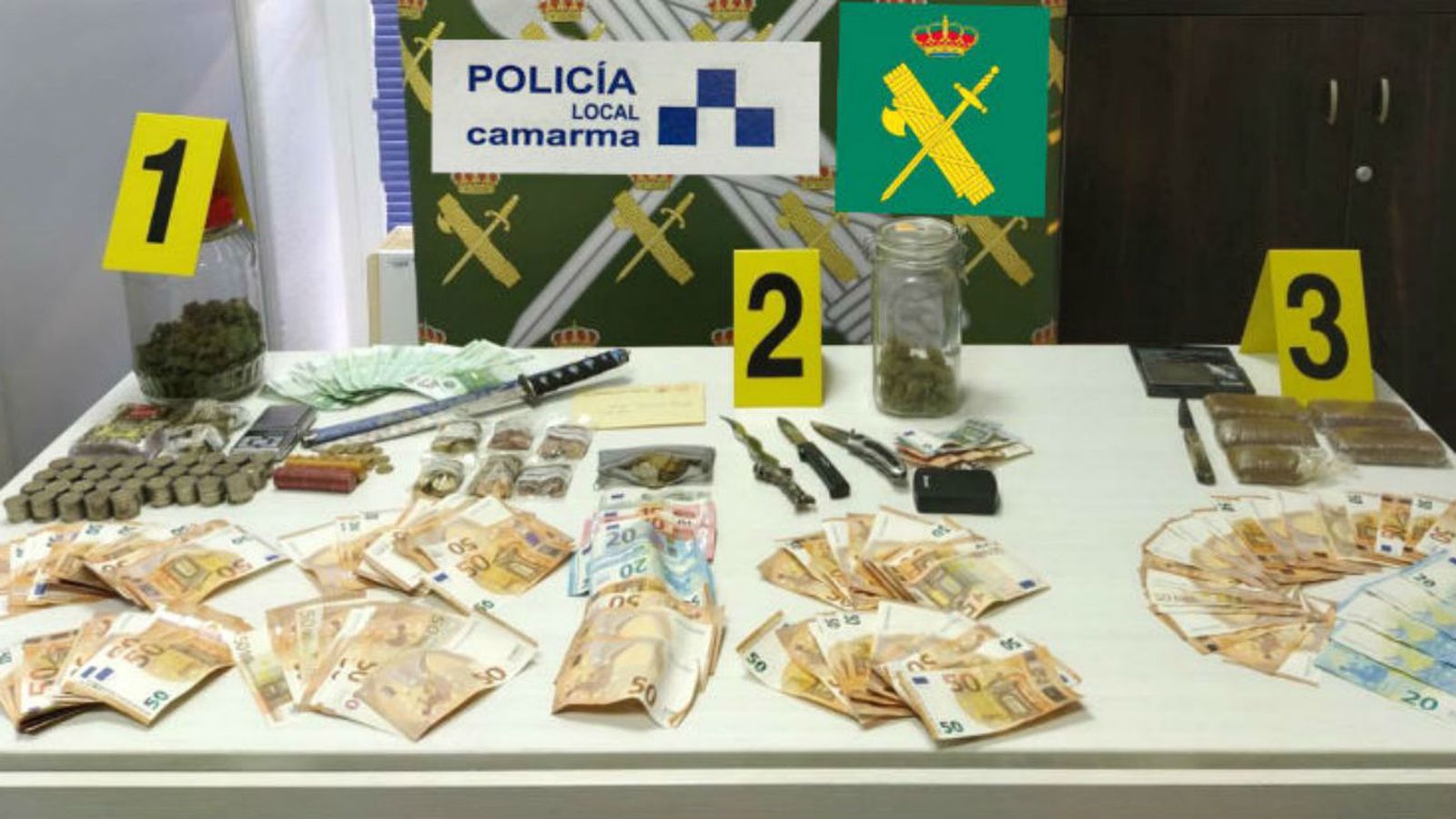 Droga y dinero requisado