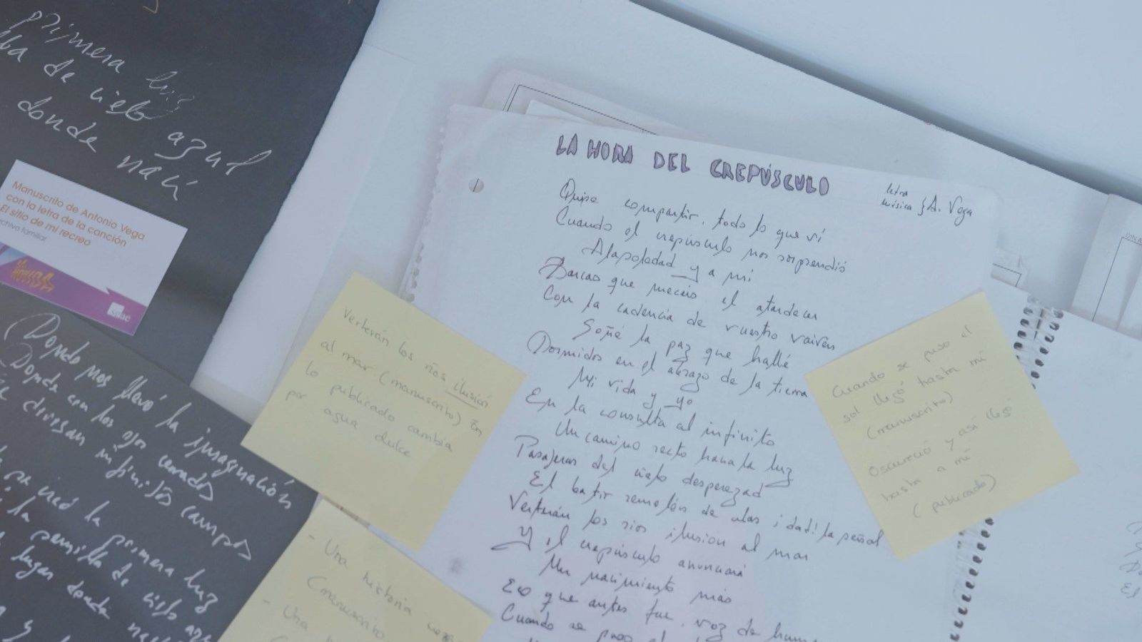 Nacha Pop, Los Secretos, Alaska, , Almodóvar... La Movida madrileña revive en una exposición