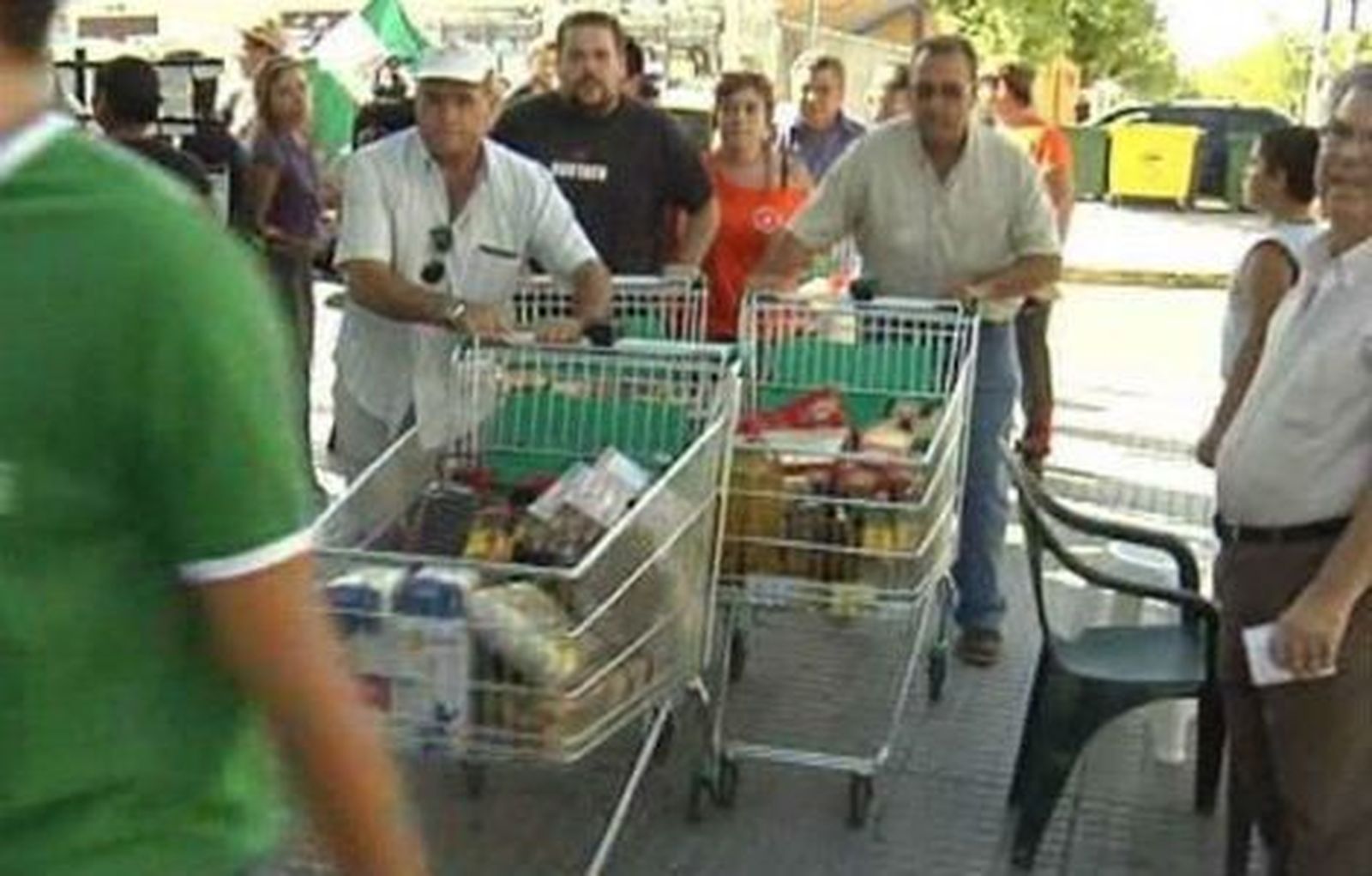 Interior ordena detener a los responsables del asalto a dos supermercados