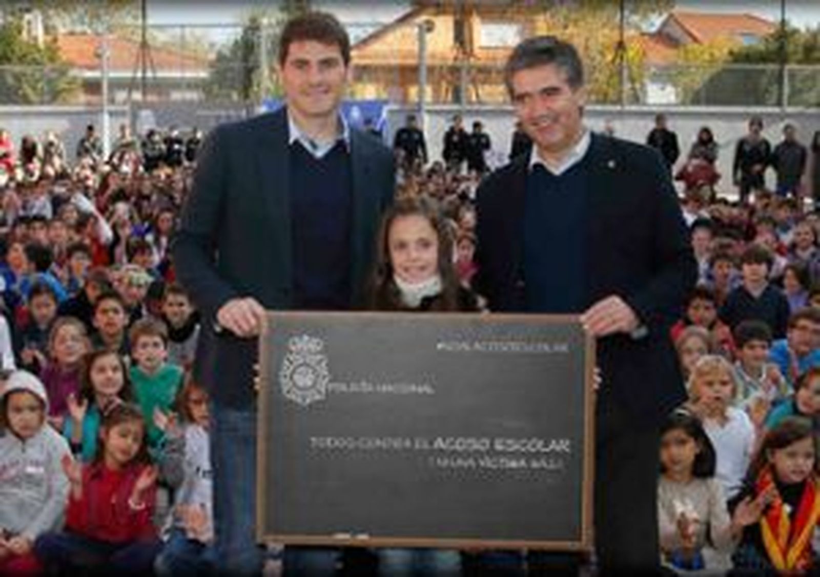 Casillas se alía con la Policía para hacer un "paradón" al acoso escolar