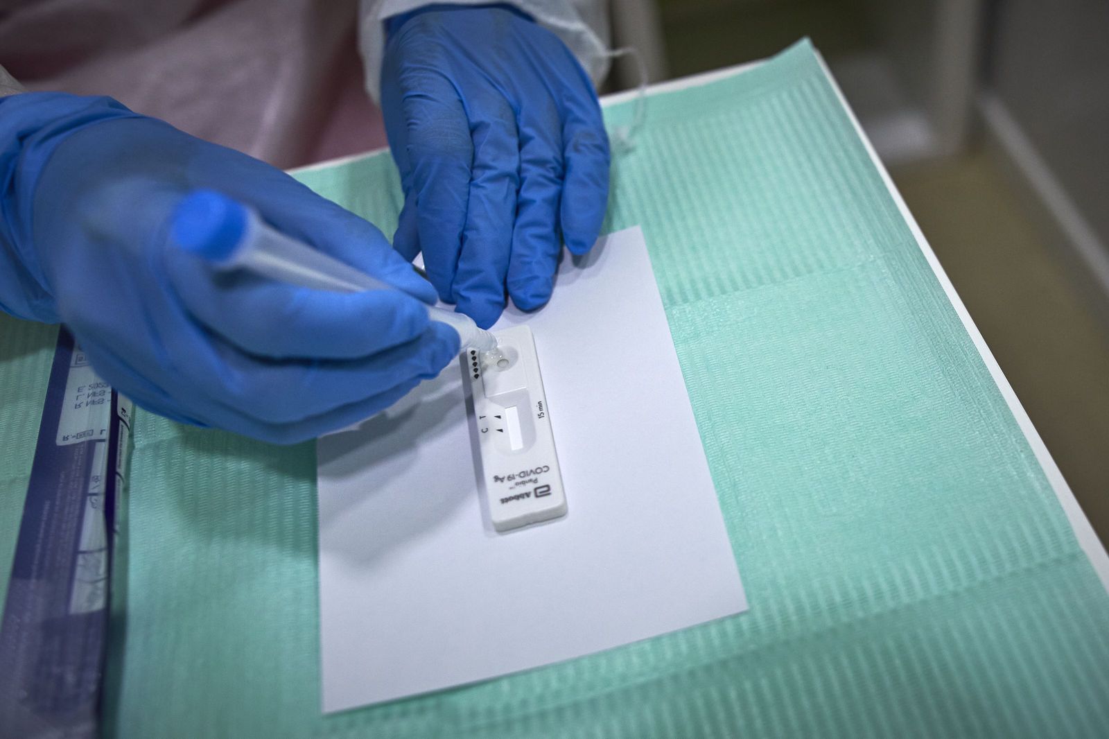 Las enfermeras piden al Gobierno que regule el precio de los test de antígenos en farmacias
