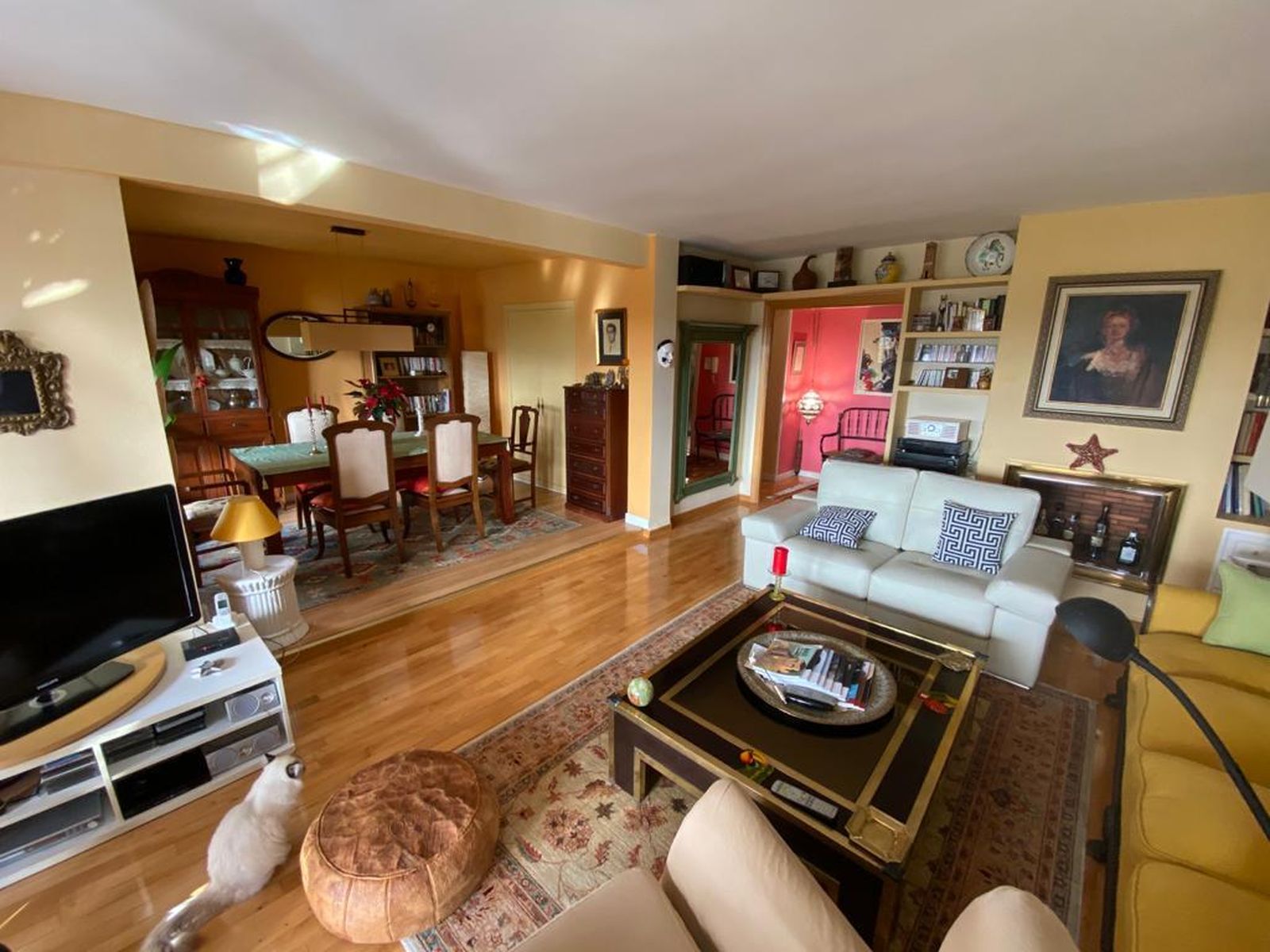 Bienvenidos al salón de la vivienda de la gran Paca Gabaldón. Para ella es como "un escenario teatral".