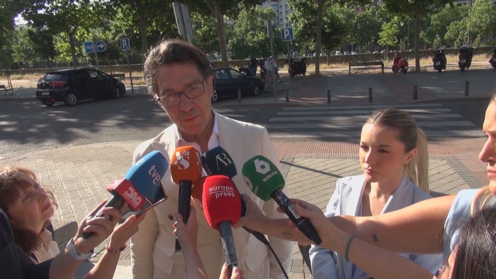 Un trabajador y varios familiares de la tía de Luis Lorenzo describen abandono y maltrato