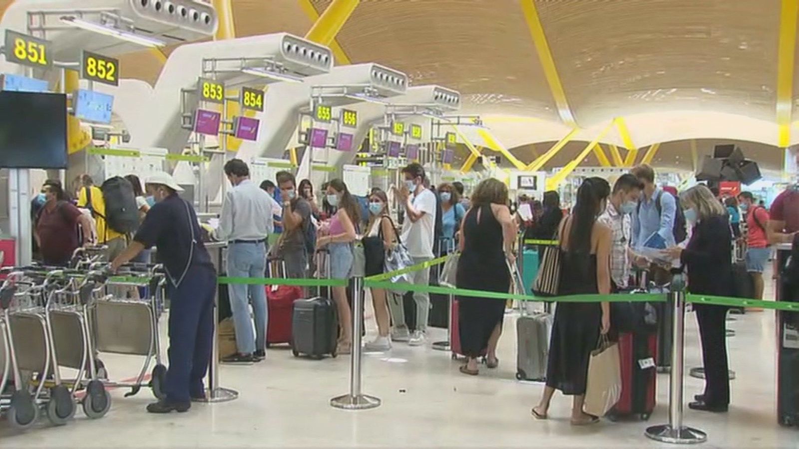 Desde este viernes se eliminan las restricciones de acceso a las terminales de los aeropuertos