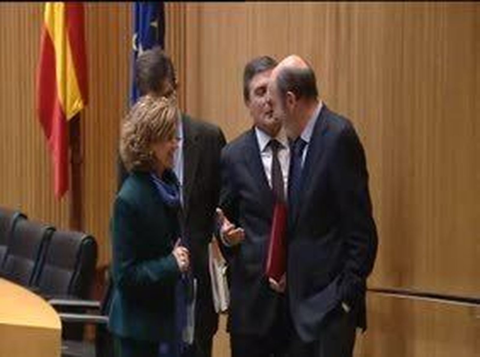El PSOE acusa al Gobierno de "cargarse" el modelo sanitario y educativo