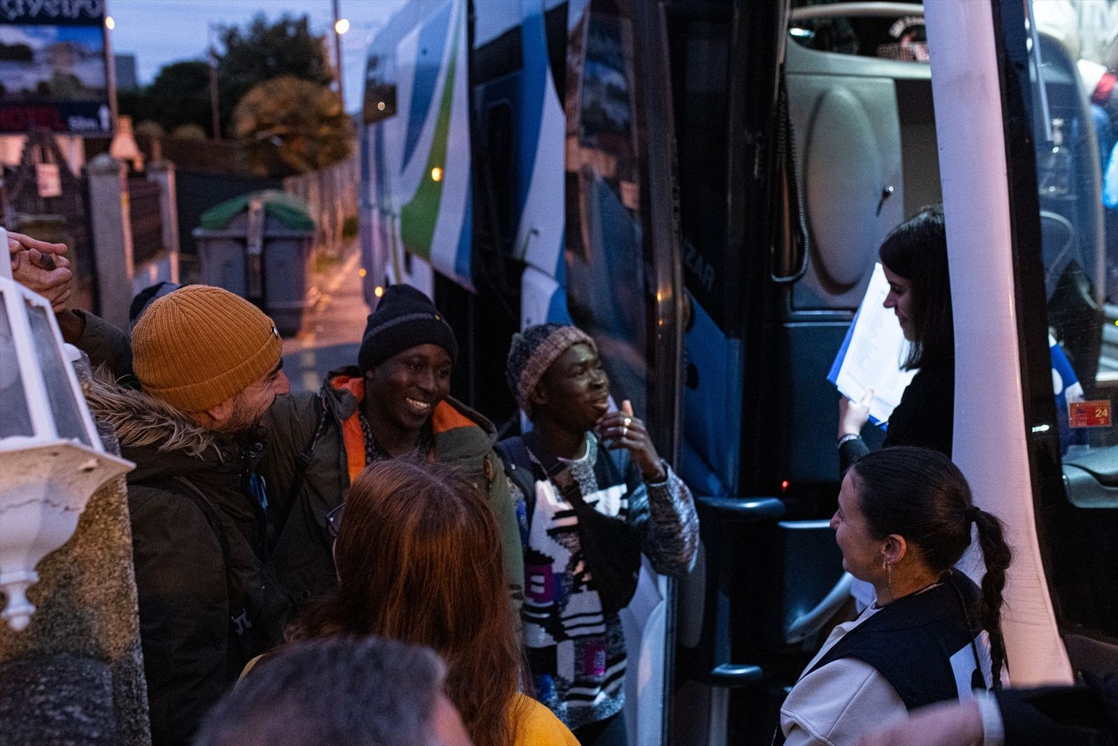 Inmigrantes parte rumbo a Madrid desde Galicia