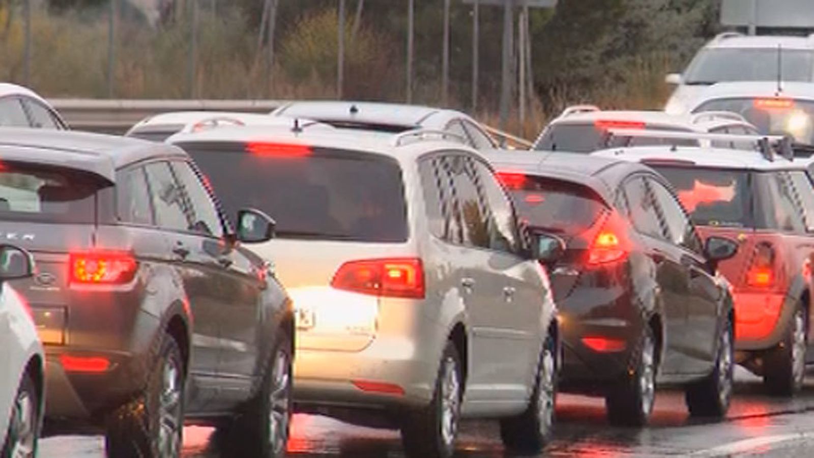 Varios accidentes y la lluvia provocan atascos en Madrid