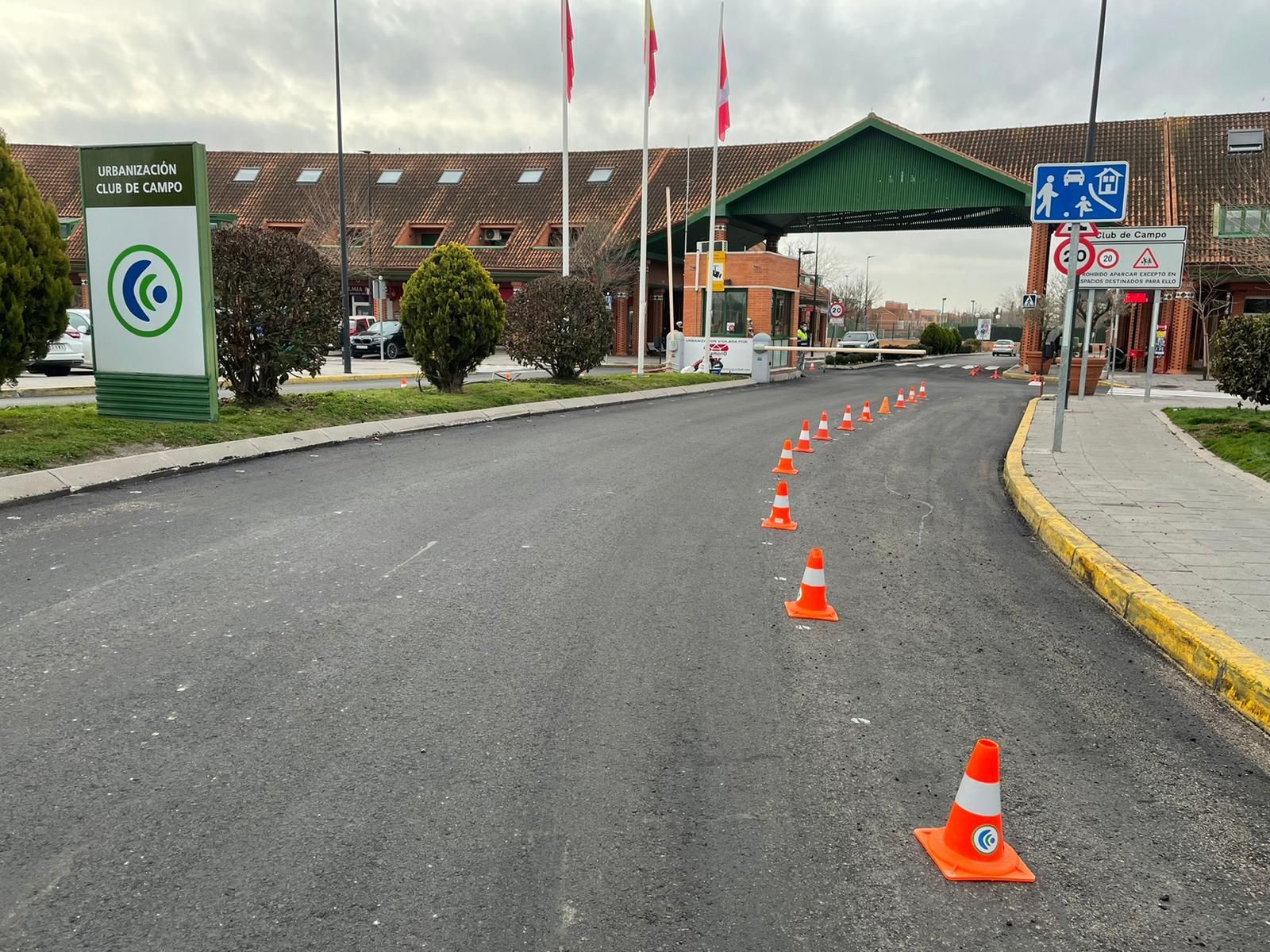 Entrada a la urbanización Club de Campo, en San Sebastián de los Reyes