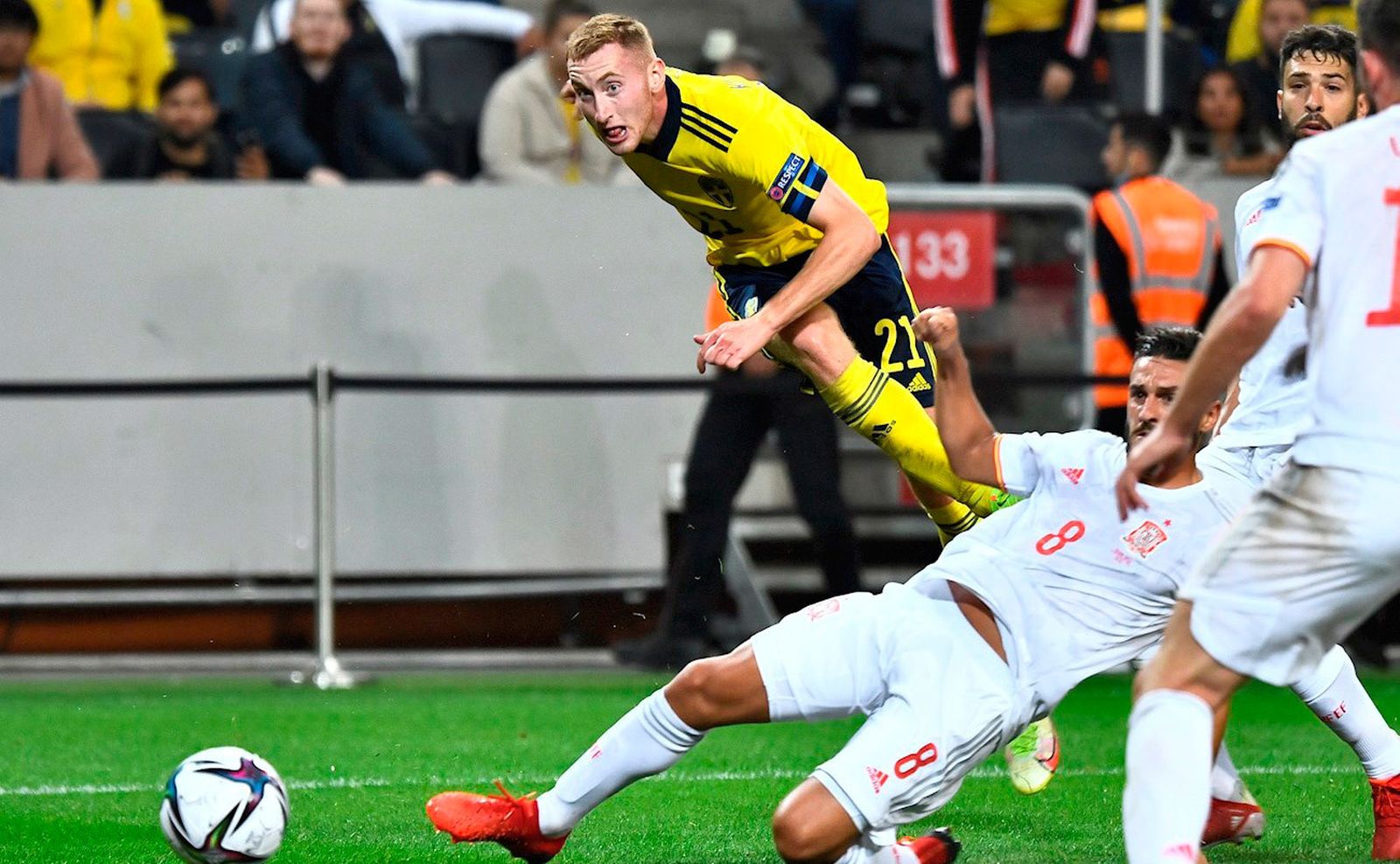 El sueco Dejan Kulusevski fue, junto a Isak, una pesadilla para el combinado nacional en Solna