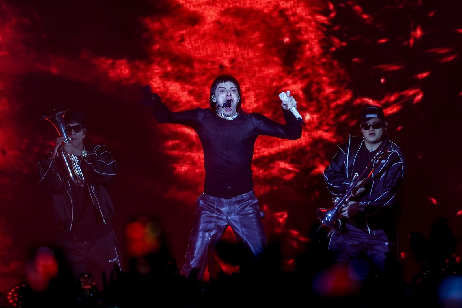 El cantante mexicano Peso Pluma Pluma durante una actuación en el Wizink Center de Madrid