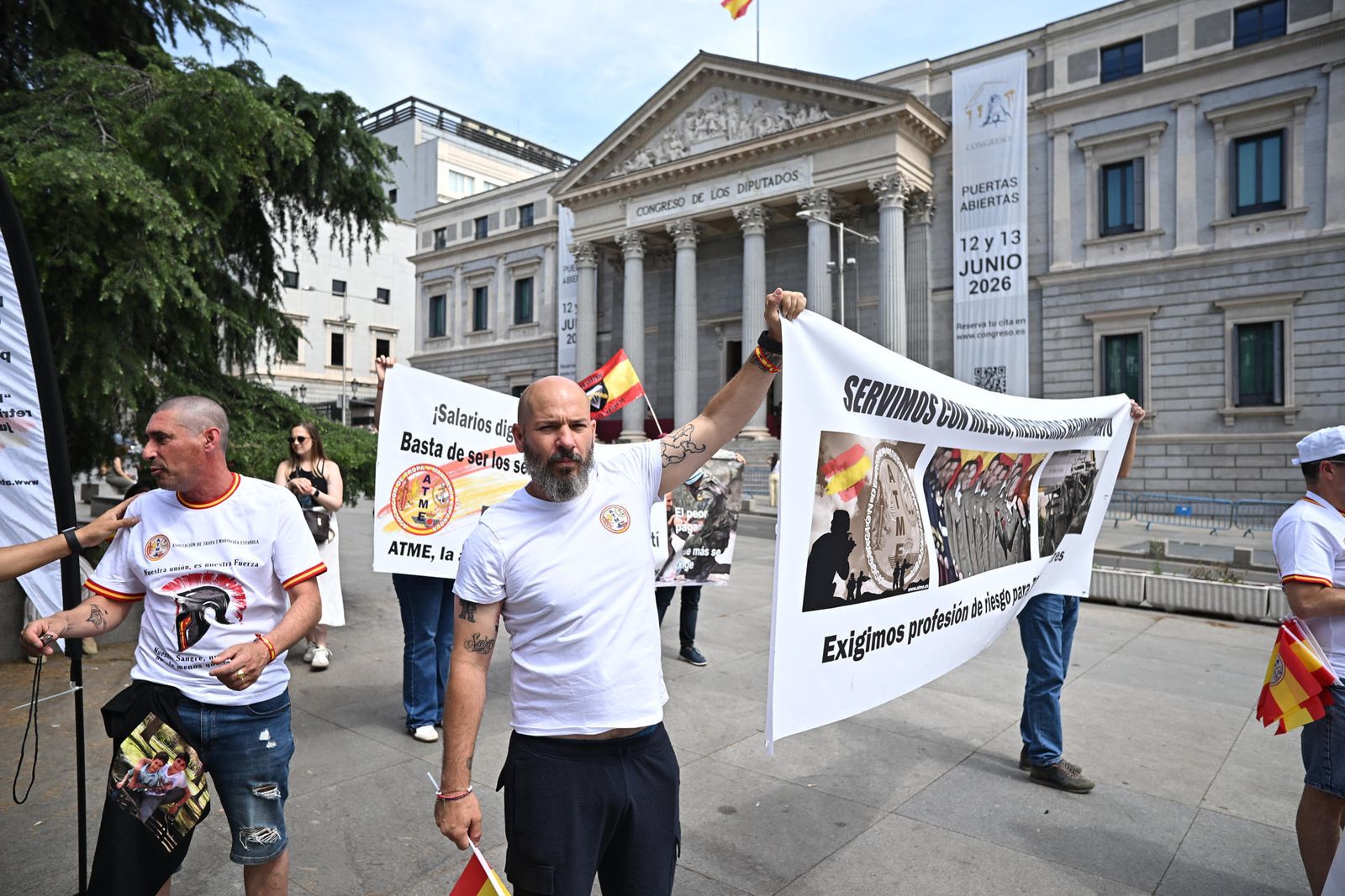Militares de tropa y marinería piden ante el Congreso "dignidad" ante una labor de riesgo