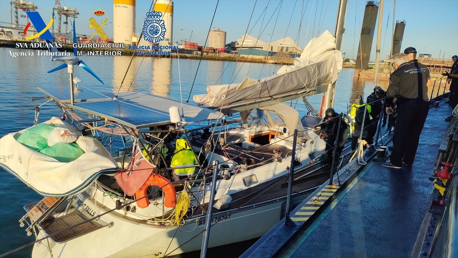 Velero interceptado con dos toneladas de cocaína en Santander