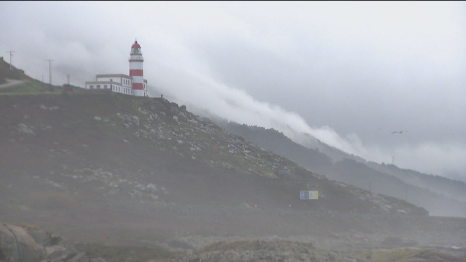 Fuerte temporal de viento y lluvia en toda España, sobre todo en la zona norte