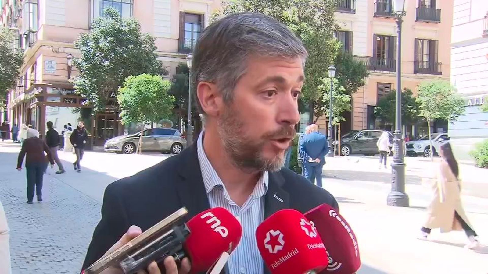 El Gobierno de Ayuso insta a Sánchez a dimitir si no soluciona el "caos" de todos los días