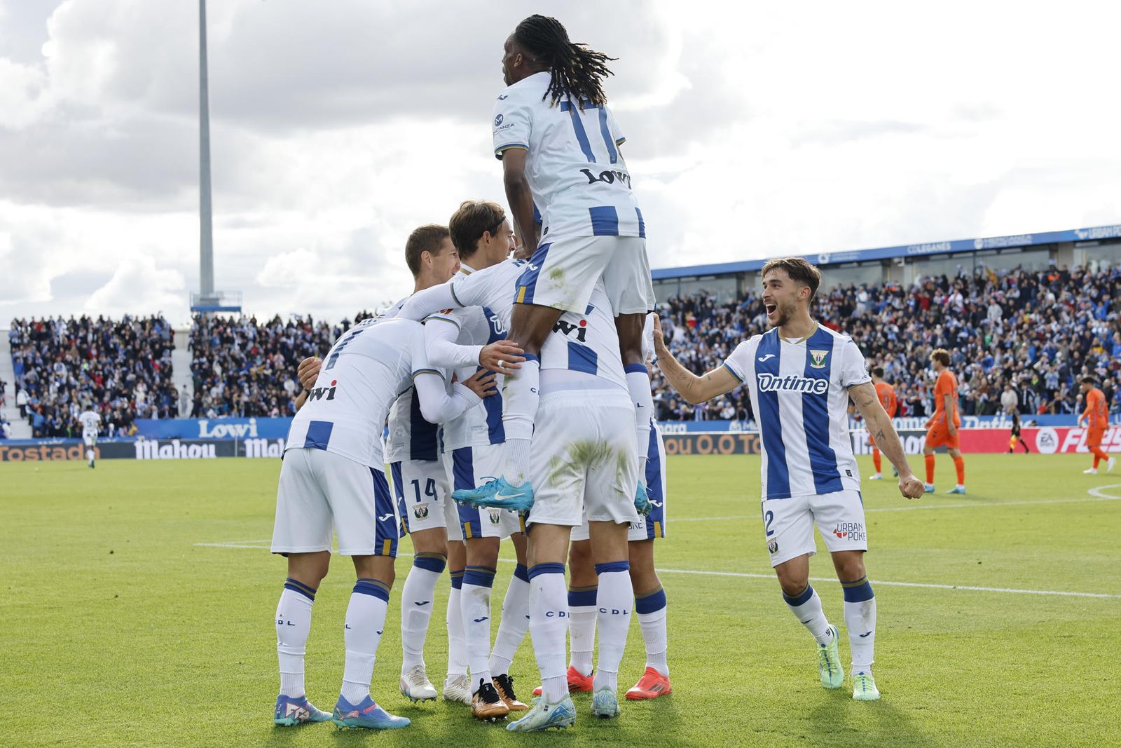 Los jugadores del Leganés celebran un gol al Celta en Butarque