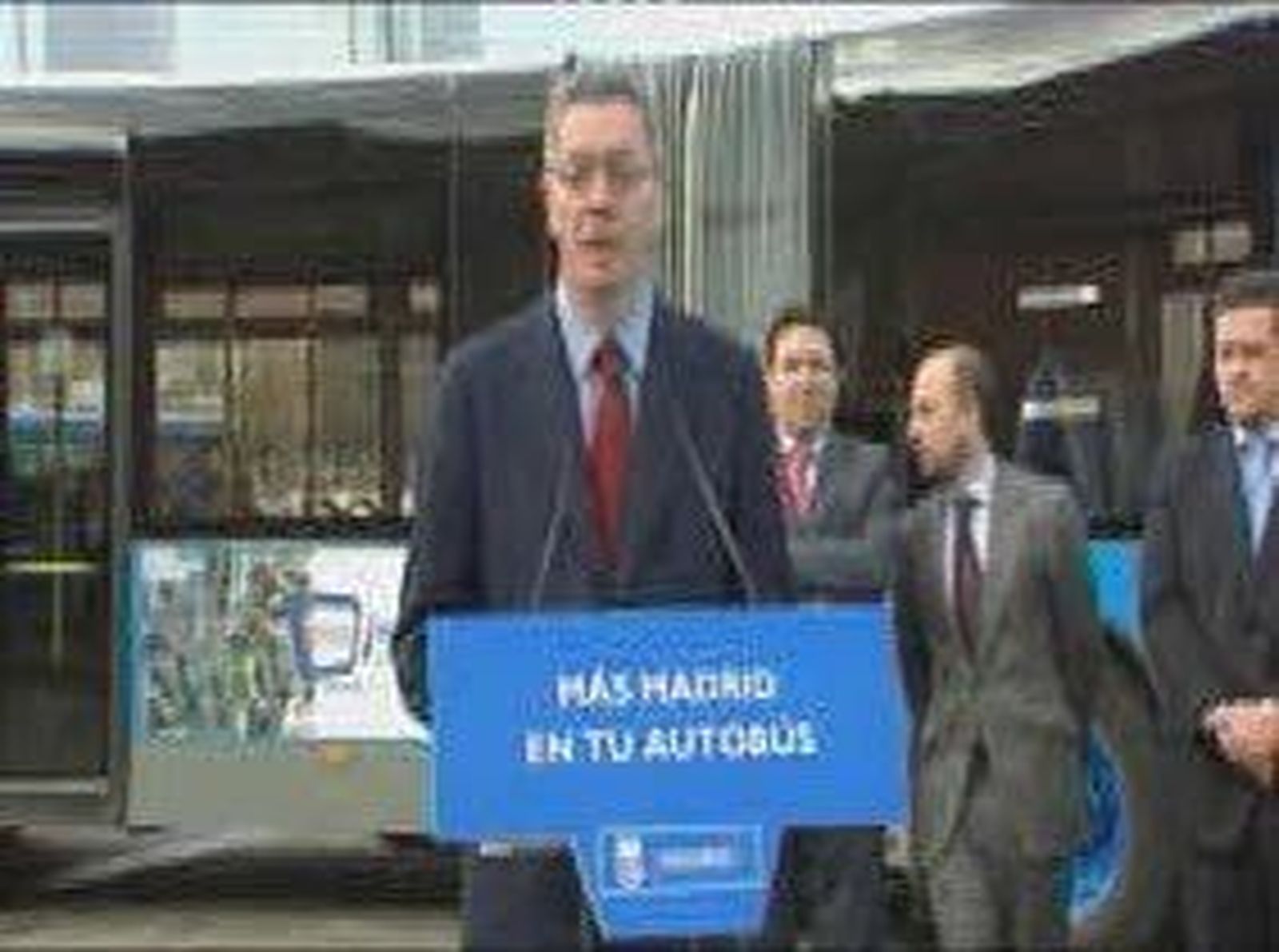 Gallardón anuncia que en 2015 el diesel desaparecerá de los buses articulados de la EMT