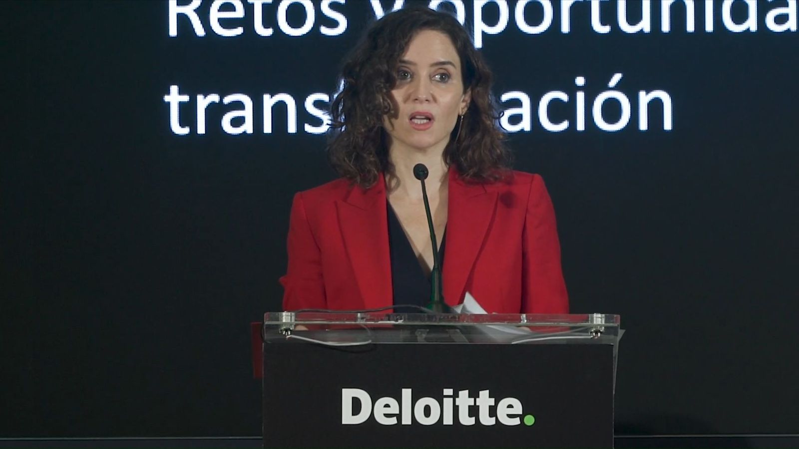 Ayuso, contra el impuesto a la banca