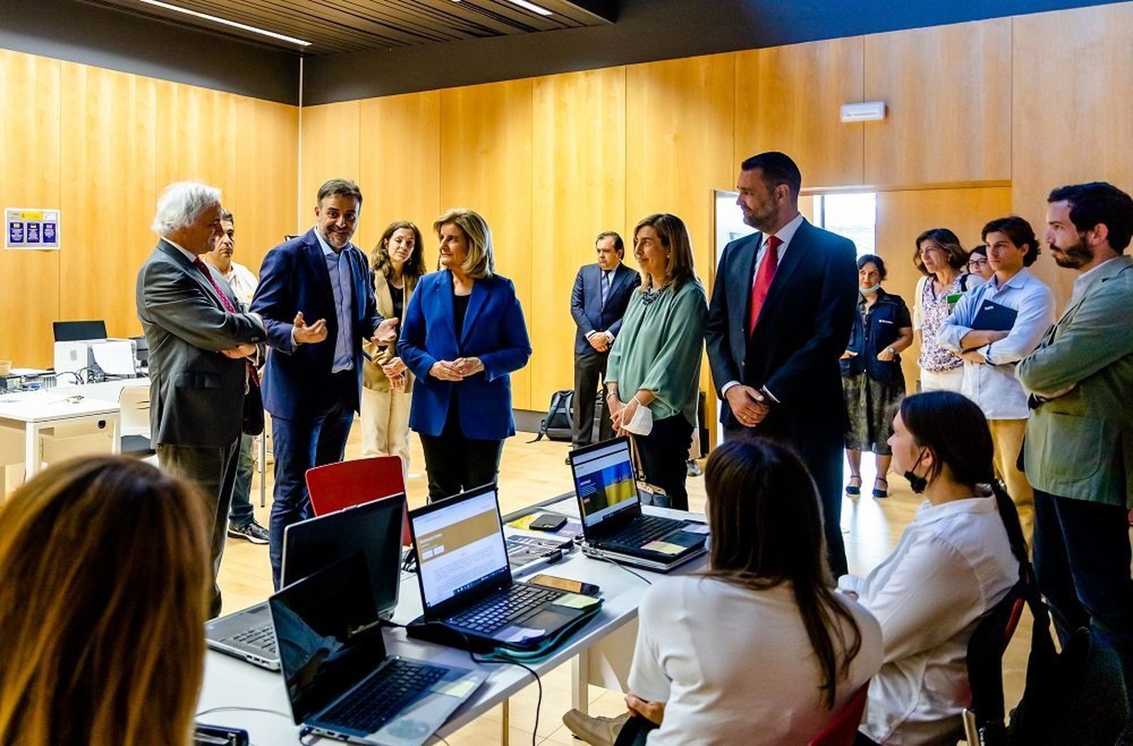 Vista al dispositivo de atención telefónica de refugiados de Ucrania