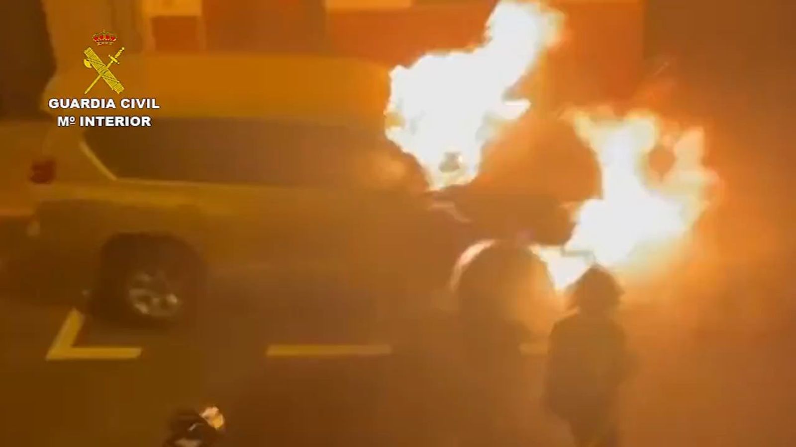 Queman coche de un guardia civil
