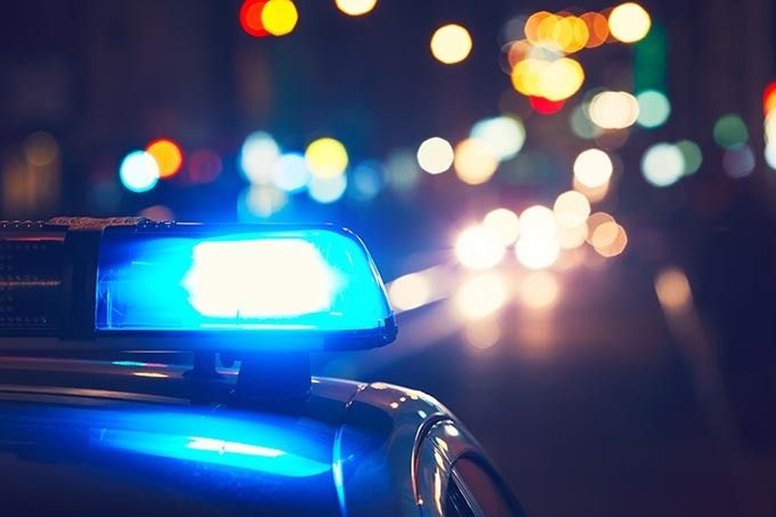 El robo de la luz de emergencia de un coche de policía acaba en una persecución de película en Vallecas