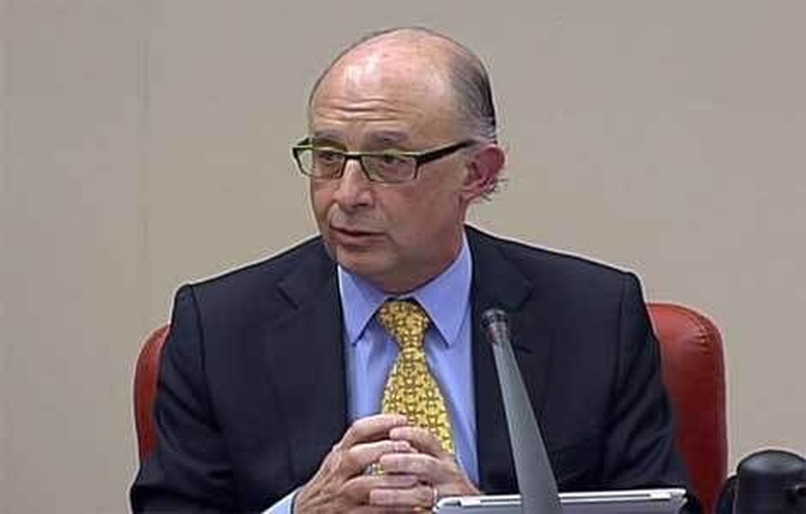 Montoro asegura que la amnistía fiscal "no encubre el delito cometido"